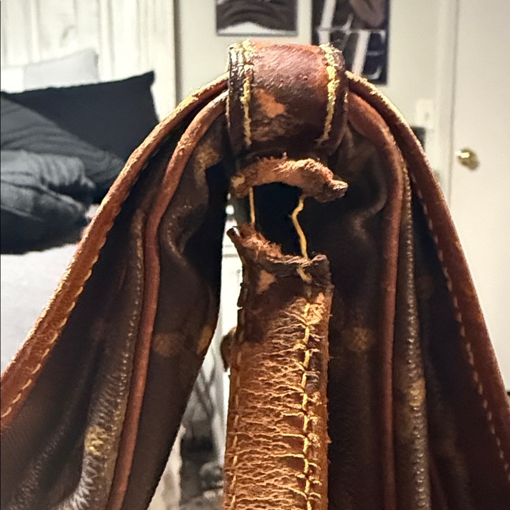 Louis Vuitton Brown Monogram Shoulder Bag - Picture 14 of 16